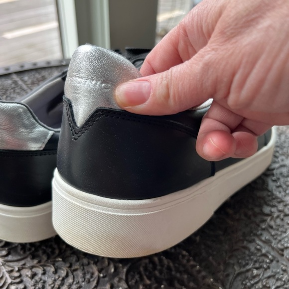 VIONIC KIMMIE COURT SNEAKERS IN BLACK 13 - Picture 11 of 11